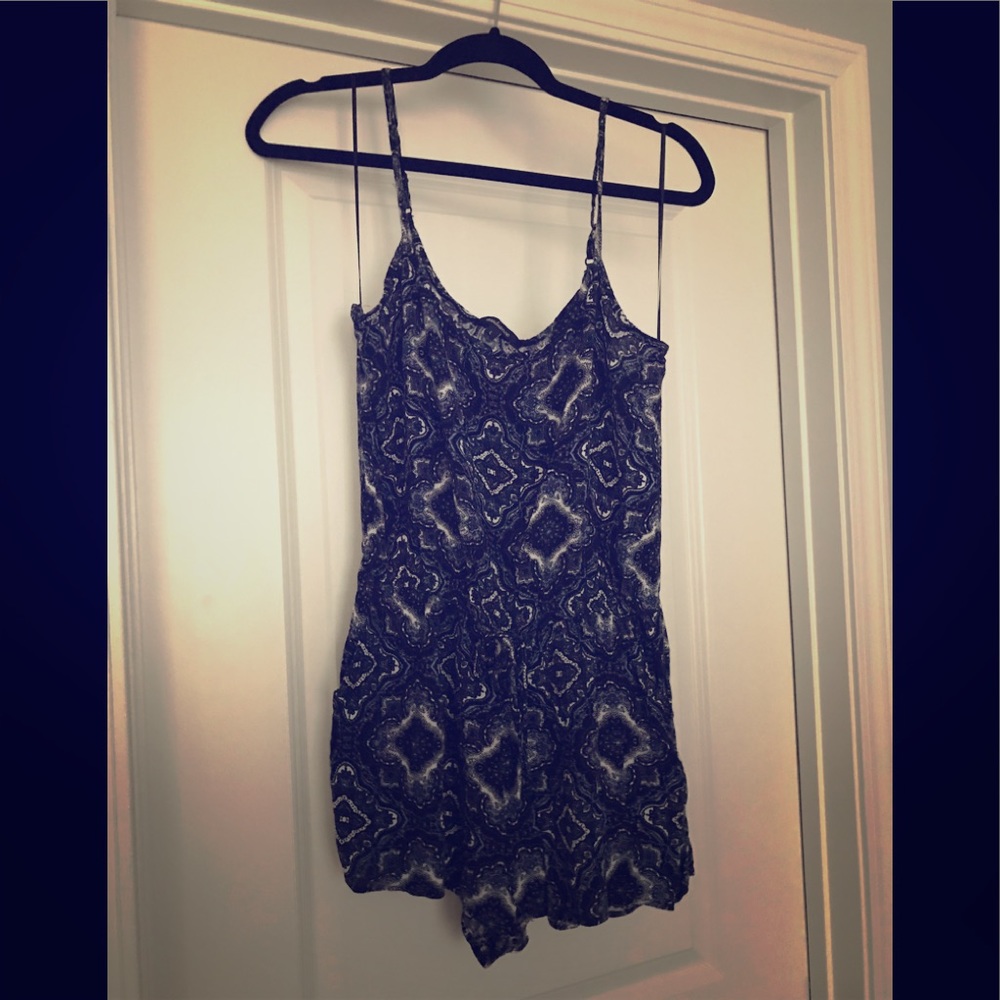 🦋Tank Top/Cami Jumper shorts drk blue and whte 🦋